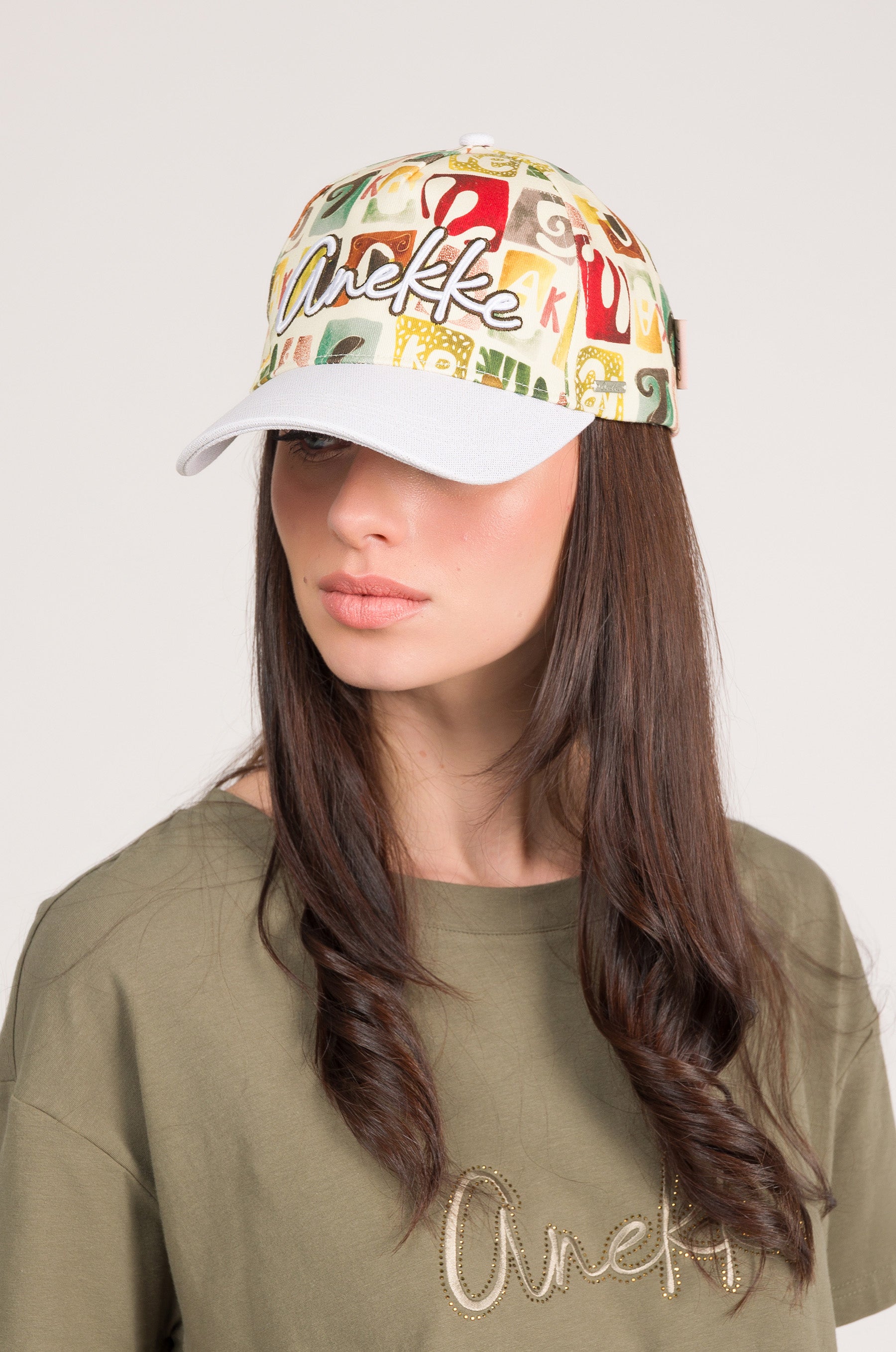 Cappellino con stampa Amphora